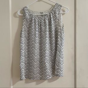 Kasper sleeveless shirt. Size small